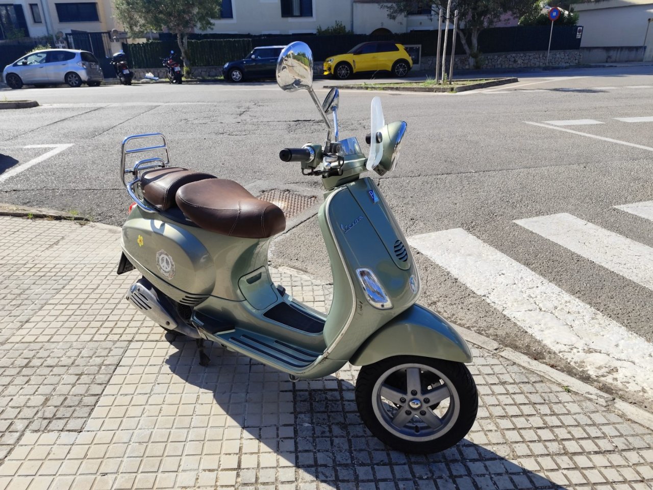 Vespa LXV 125 Piaggio Verde