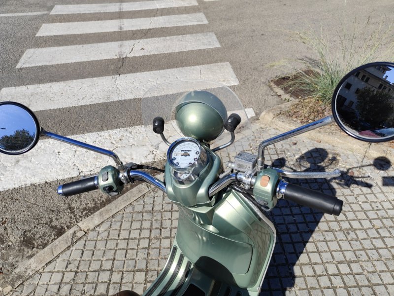 Vespa LXV 125 Piaggio Verde