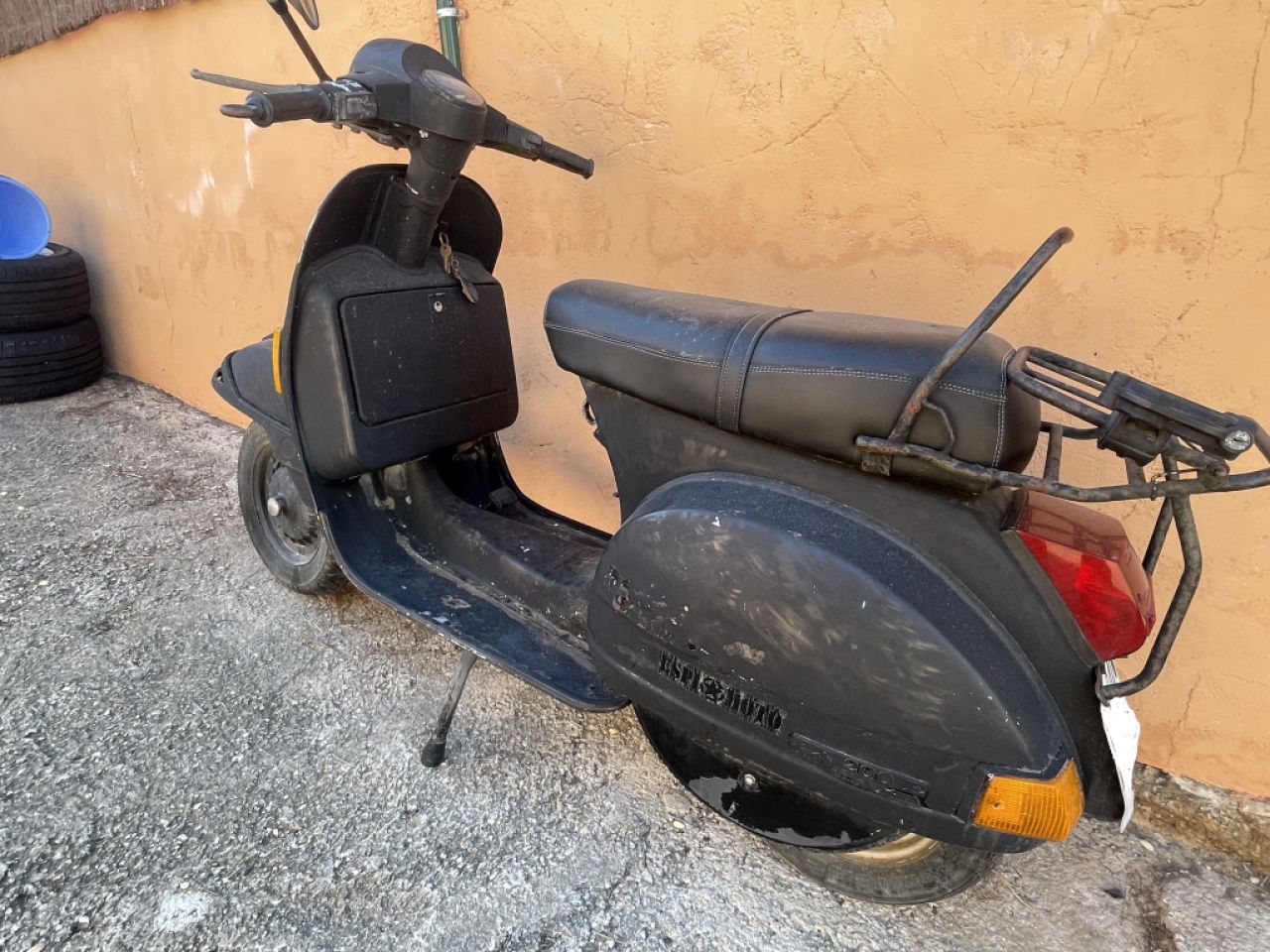 Classic Vespa Motorcycle Model Iris 200cc Year 1987