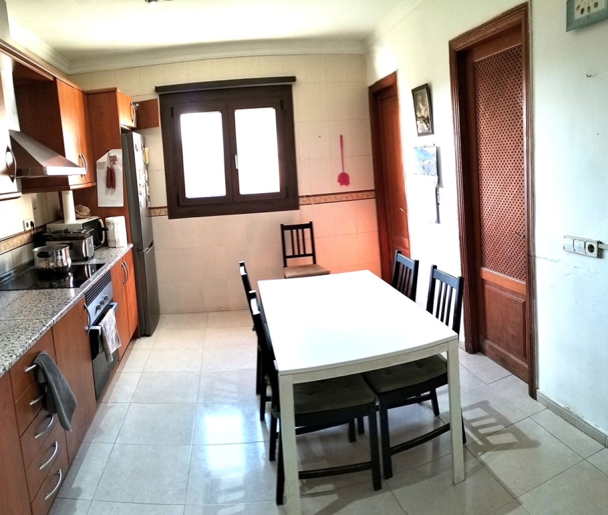 VILAFRANCA DE BONANY: 3-bedroom apartment 126 m2 with balcony in a 2-unit house within walking distance to the town center