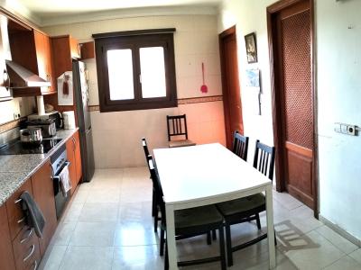 VILAFRANCA DE BONANY: 3 SZ-Wohnung 126 m2  mit Balkon im 2-Parteien-Haus fussläufig zum Stadtkern