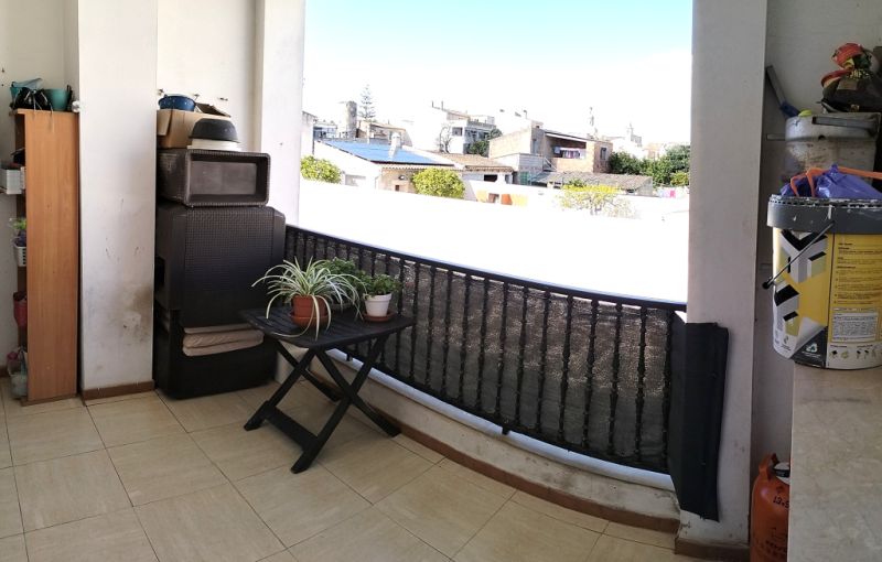 VILAFRANCA DE BONANY: 3 SZ-Wohnung 126 m2  mit Balkon im 2-Parteien-Haus fussläufig zum Stadtkern