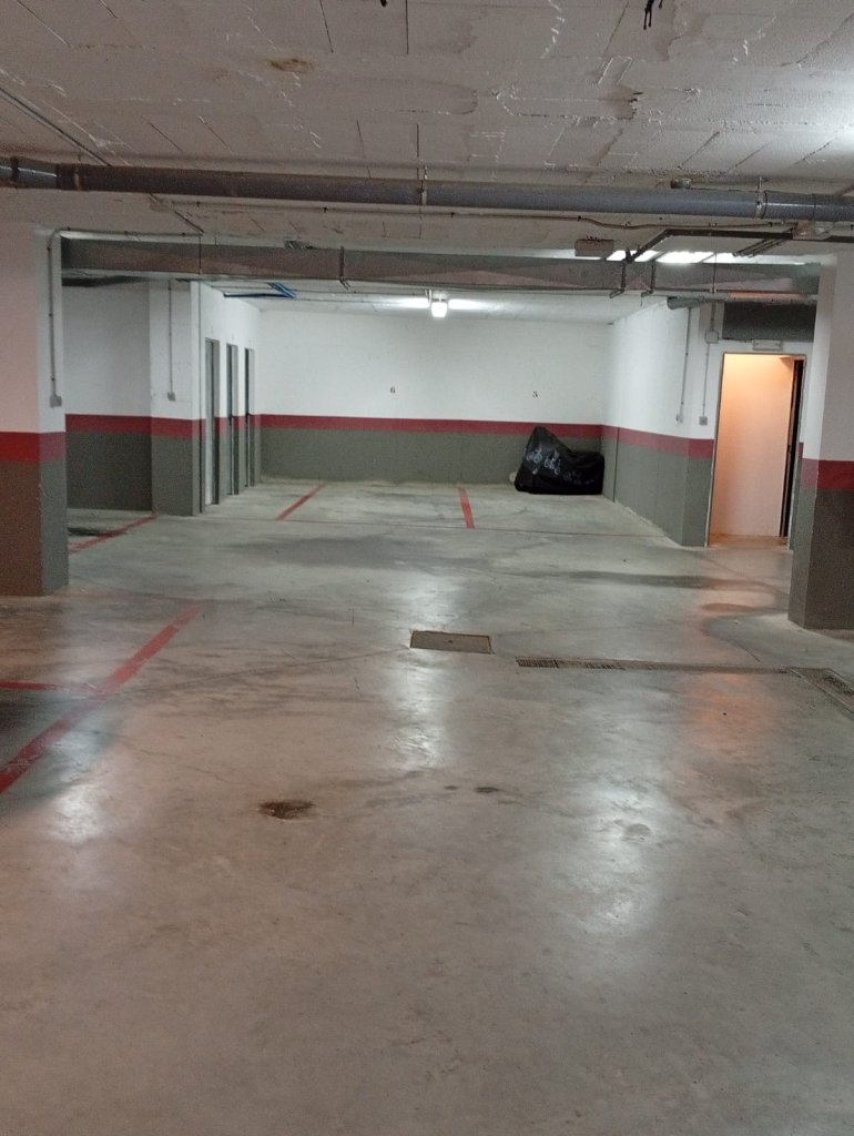 VILAFRANCA DE BONANY: Piso de 3 hab. 126 m2 con balcón en casa de 2 unidades a poca distancia del centro