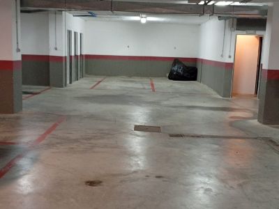 VILAFRANCA DE BONANY: Piso de 3 hab. 126 m2 con balcón en casa de 2 unidades a poca distancia del centro