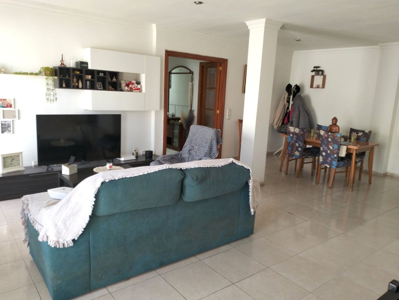 VILAFRANCA DE BONANY: 3 SZ-Wohnung 126 m2  mit Balkon im 2-Parteien-Haus fussläufig zum Stadtkern