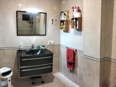 VILAFRANCA DE BONANY: 3 SZ-Wohnung 126 m2  mit Balkon im 2-Parteien-Haus fussläufig zum Stadtkern