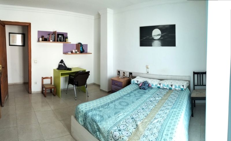 VILAFRANCA DE BONANY: 3 SZ-Wohnung 126 m2  mit Balkon im 2-Parteien-Haus fussläufig zum Stadtkern