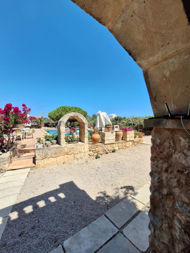 Villa mit Ferienwohnung und Ferien Apartment in Porto Cristo zu vermieten