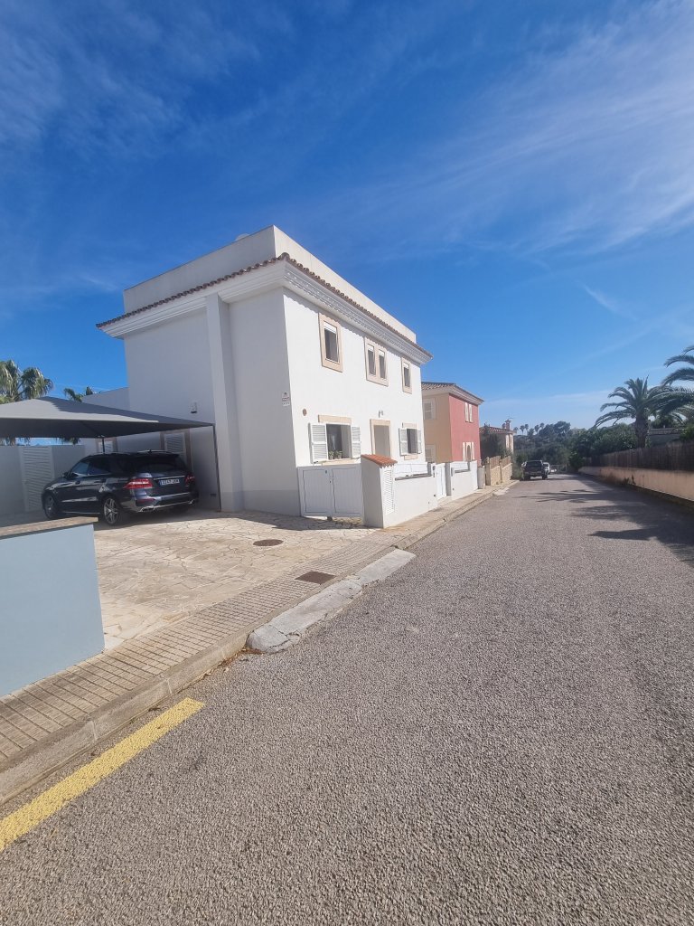 Villa mit Pool und ETV Vermietlizenz