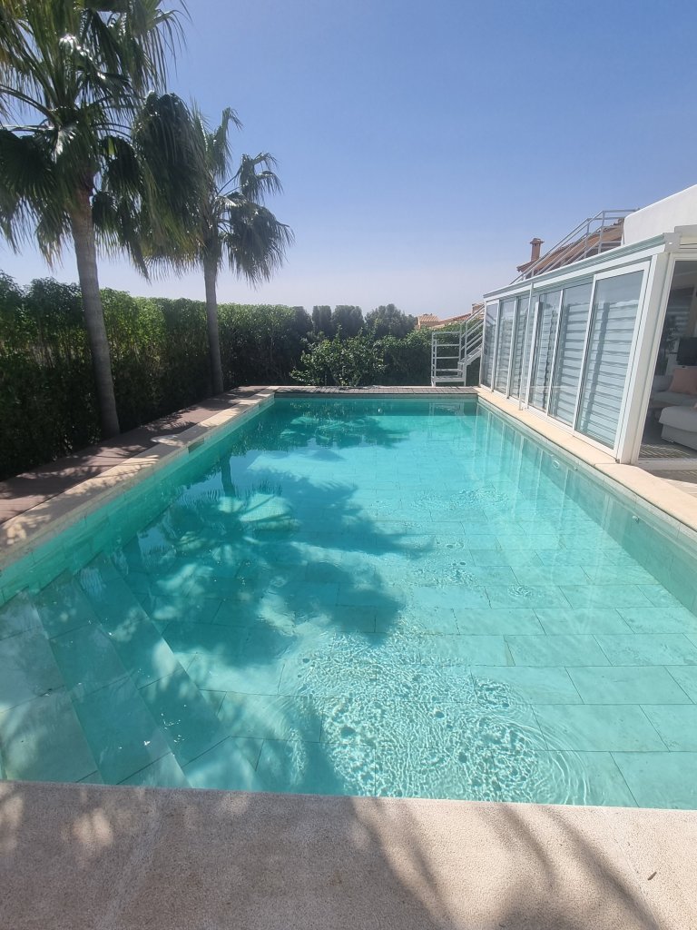 Villa mit Pool und ETV Vermietlizenz