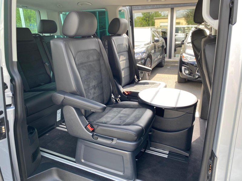 Volkswagen T6 Multivan BULLI 4Motion / 2 elektrische Türen / DYNAUDIO / Kamera