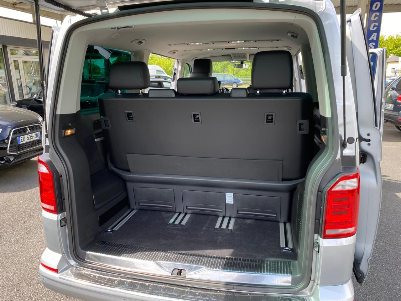 Volkswagen T6 Multivan BULLI 4Motion / 2 elektrische Türen / DYNAUDIO / Kamera