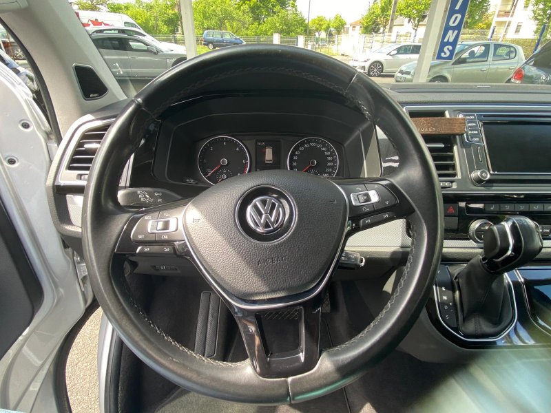 Volkswagen T6 Multivan BULLI 4Motion / 2 elektrische Türen / DYNAUDIO / Kamera