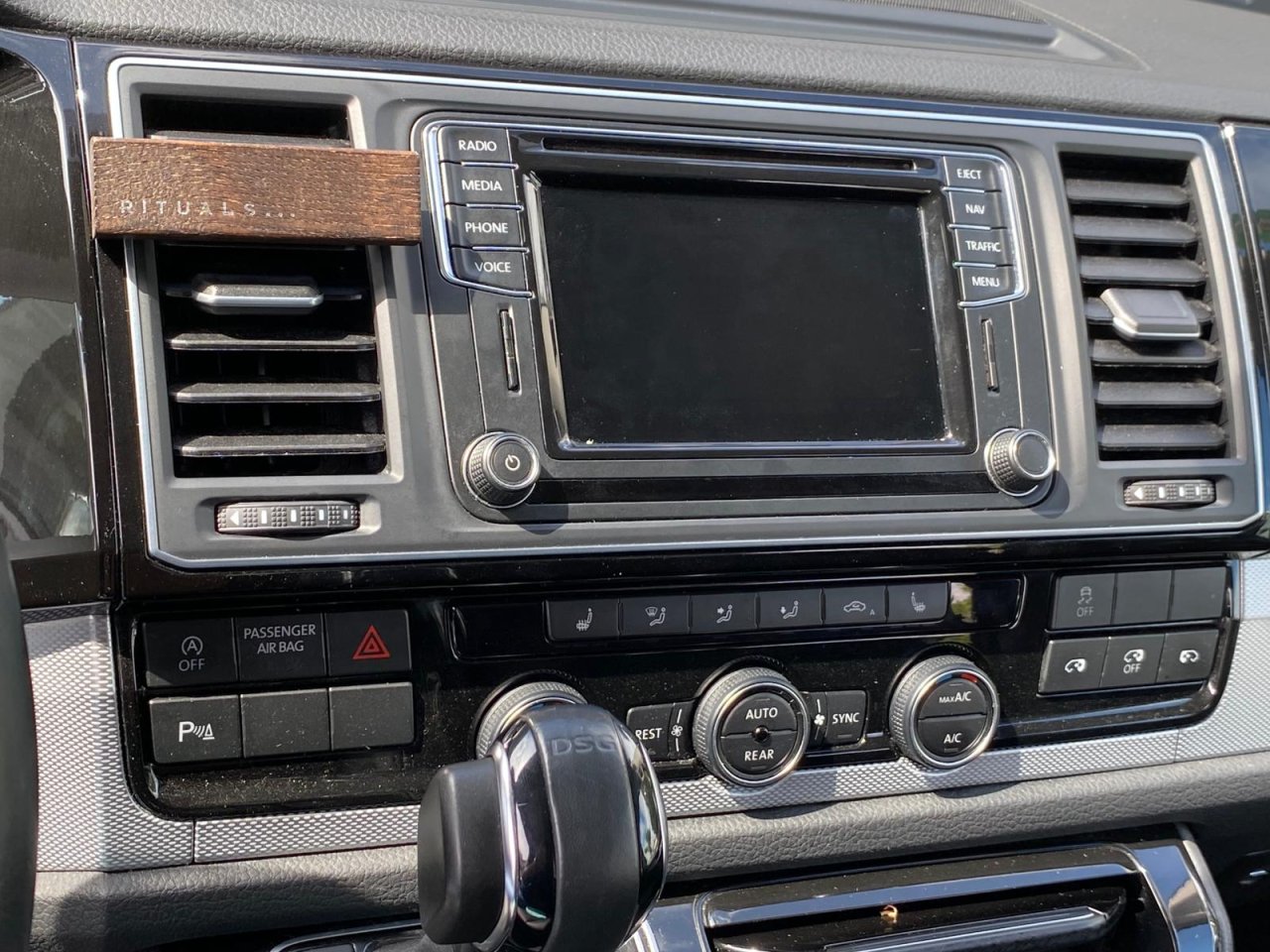 Volkswagen T6 Multivan BULLI 4Motion / 2 elektrische Türen / DYNAUDIO / Kamera