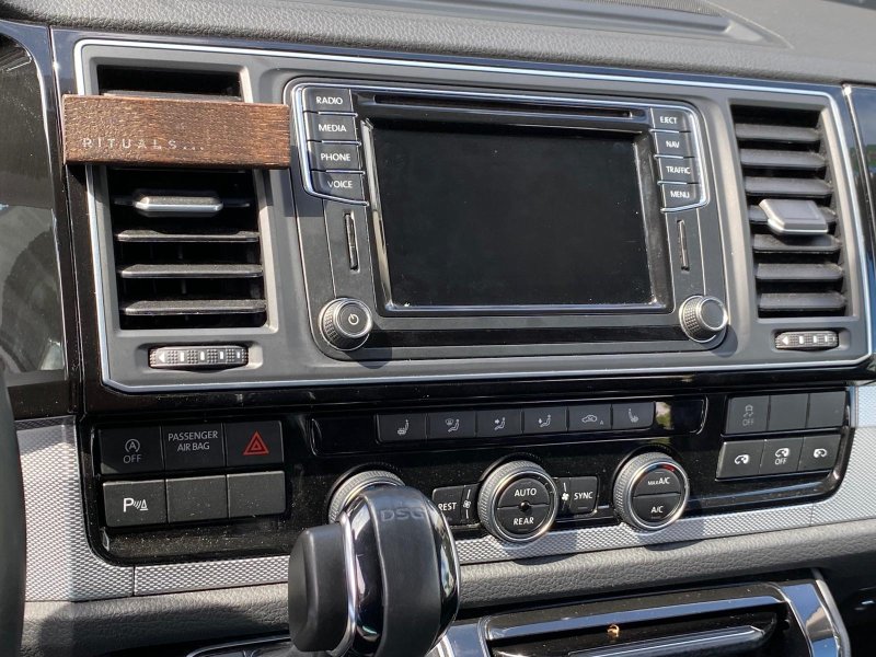 Volkswagen T6 Multivan BULLI 4Motion / 2 elektrische Türen / DYNAUDIO / Kamera