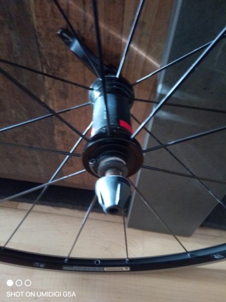 Rueda delantera / Bicicleta de carretera aluminio