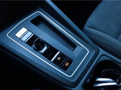 VW Golf 8 Hybrid DSG