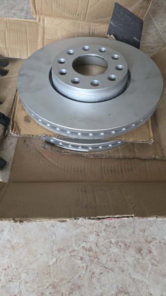 VW Passat Bremsscheiben+Beläge Neu