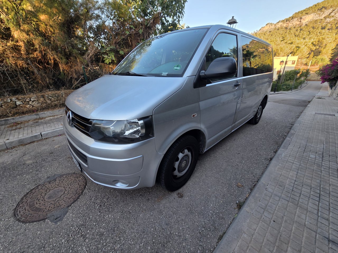 VW T5 Multivan 140 PS mit Vanessa-Campingausbau  7 Sitze  Mallorca  deutsche Zulassung