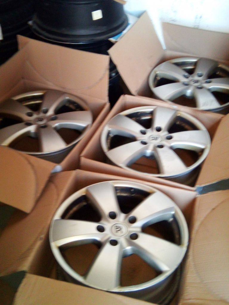 Vw Touraeg Porsche Cayenne L21 4x aluminium rims 18inches