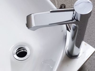 Waschbecken inkl. Armatur