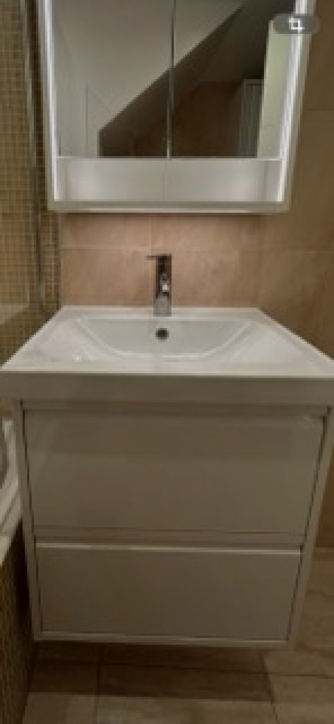 Waschtisch und Spiegelschrank Weiss Hochglanz