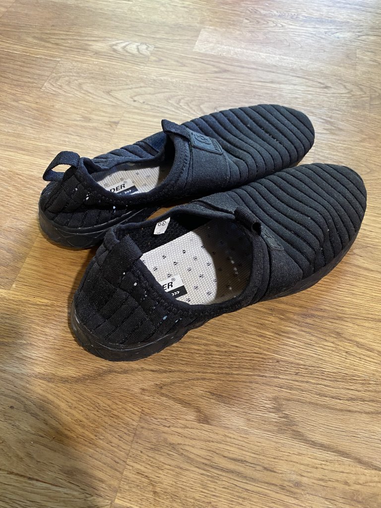 Water Shoes Size 39