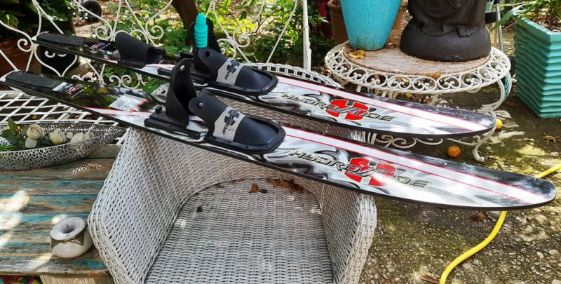 Water skis