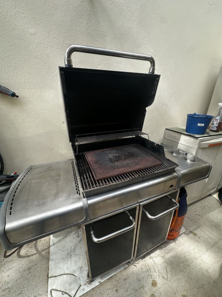 Weber-Gasgrill – 600€