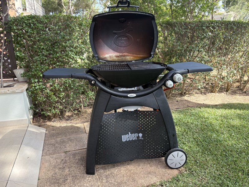 Weber Gasgrill Q 3200 mit viel Zubehör Standort Mallorca