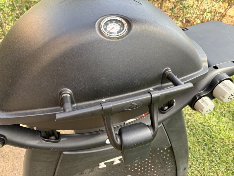 Weber Gasgrill Q 3200 mit viel Zubehör Standort Mallorca