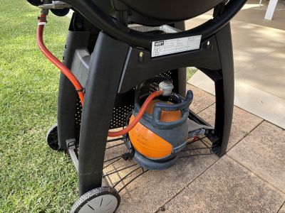 Weber Gasgrill Q 3200 mit viel Zubehör Standort Mallorca
