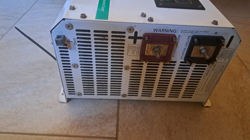 Wechselrichter Xantrex 3000 Watt 24 Volt