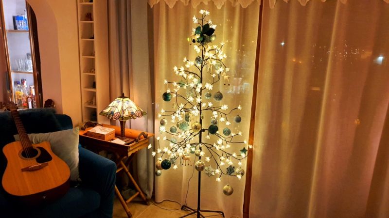 Weihnachtsbaum  eöektrisch