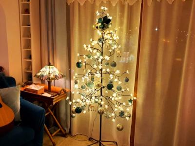 Weihnachtsbaum  eöektrisch