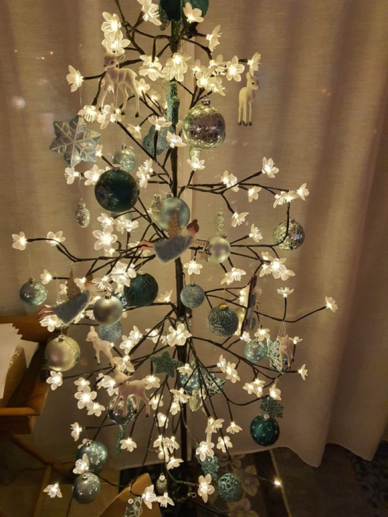 Weihnachtsbaum  eöektrisch