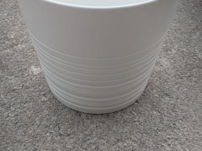 White flower pots, like new