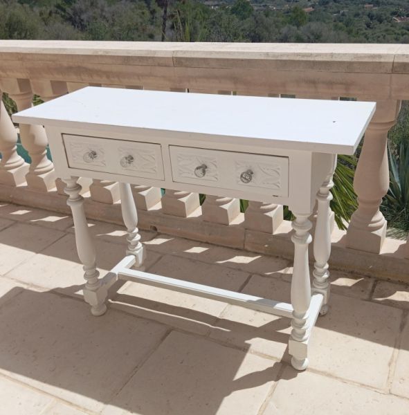 White wooden chest of drawers