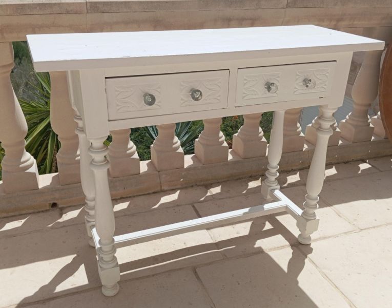 White wooden chest of drawers