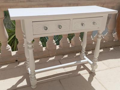 White wooden chest of drawers