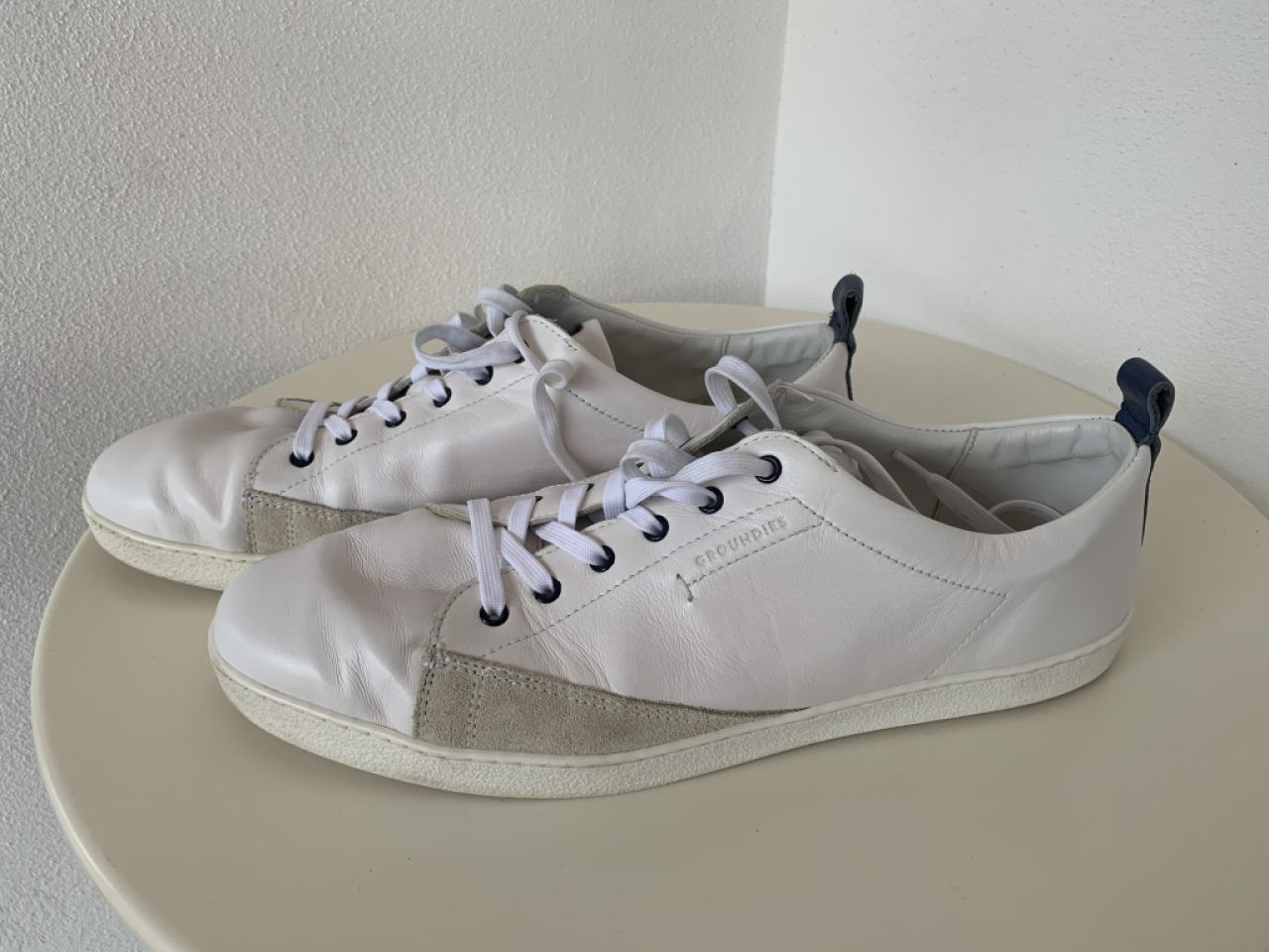 White leather sneakers size 46