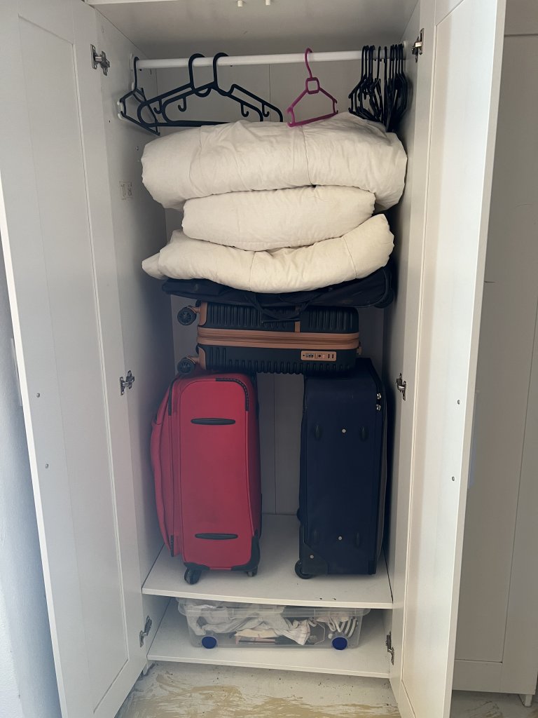 Weißer 3-türiger Kleiderschrank mit Spiegel