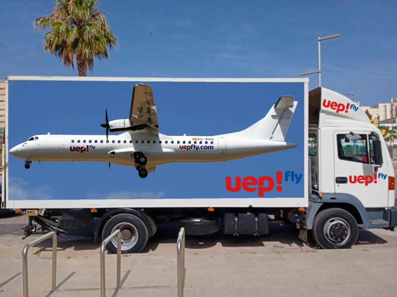 Advertising in Ma 5013 near Airport