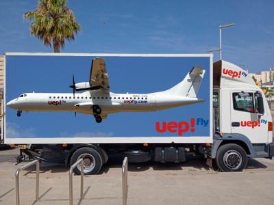 Werbung in Ma 5013 in der Nähe des Flughafens