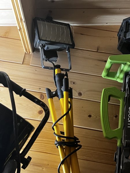 Werkzeuge und Baumaterialien