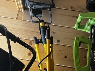 Werkzeuge und Baumaterialien