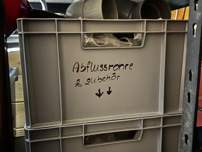 Werkzeuge und Baumaterialien