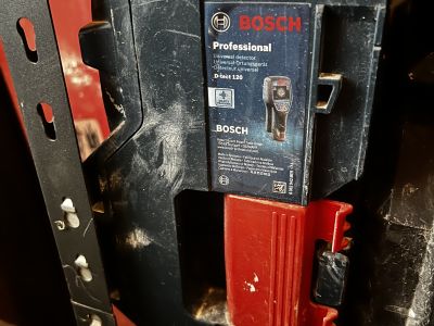 Werkzeuge und Baumaterialien