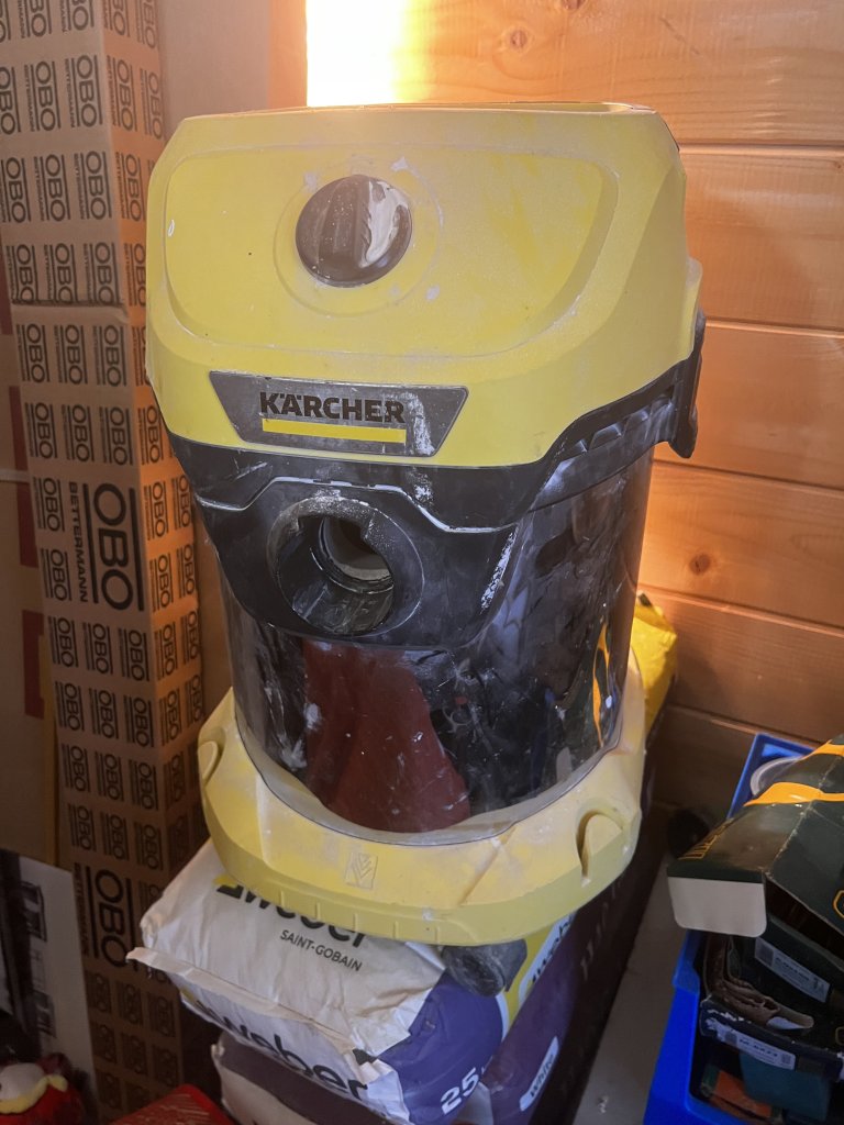 Werkzeuge und Baumaterialien