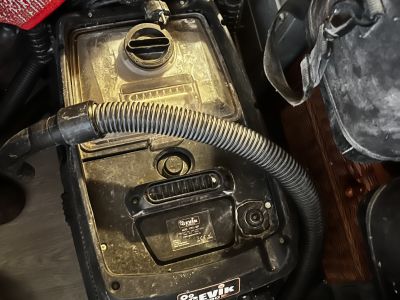 Werkzeuge und Baumaterialien